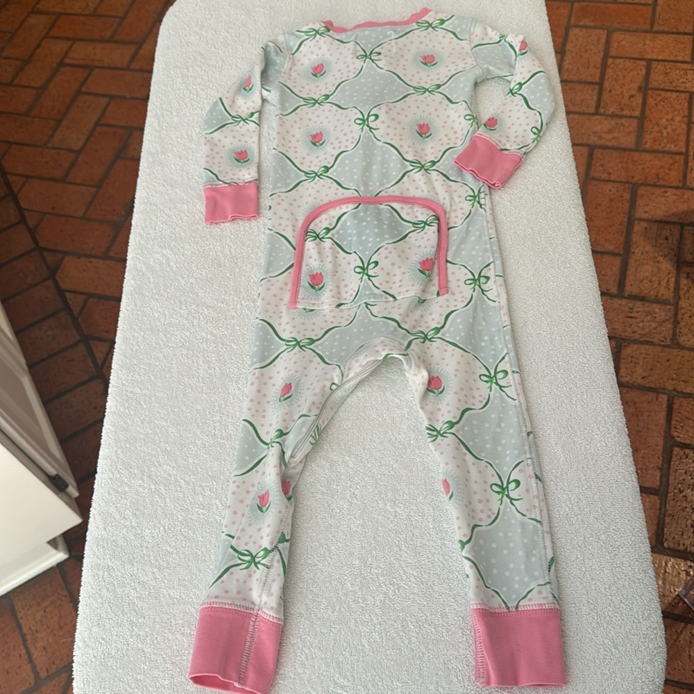 The Beaufort Bonnet Company - Belle Meade Bow w/ Flowers - Size: 2T - Picture 3 of 4